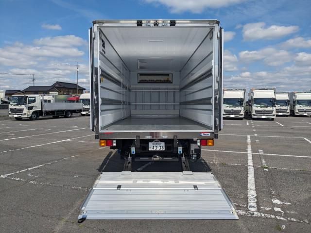 Mitsubishi FIGHTER 2025-12 7710165-9