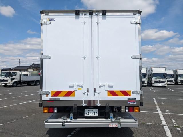 Mitsubishi FIGHTER 2025-12 7710165-4