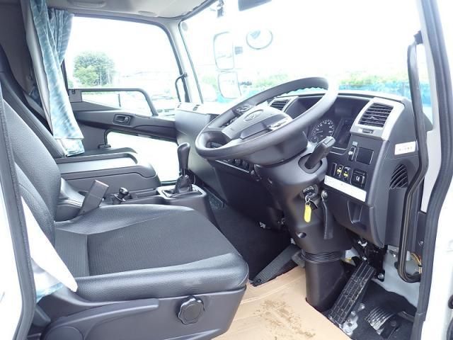 Mitsubishi FIGHTER 2024-02 7737864-12