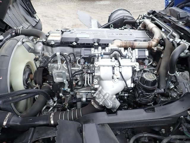 Mitsubishi FIGHTER 2024-02 7737864-23