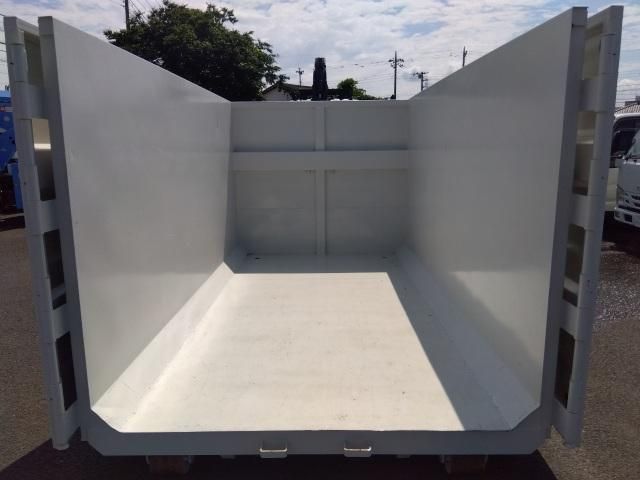 Mitsubishi FIGHTER 2014-08 7737865-12