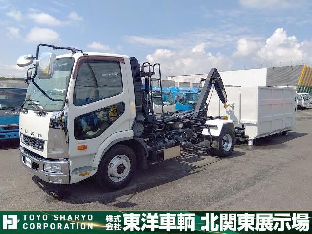 Mitsubishi FIGHTER 2014-08 7737865-23