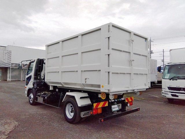 Mitsubishi FIGHTER 2014-08 7737865-5