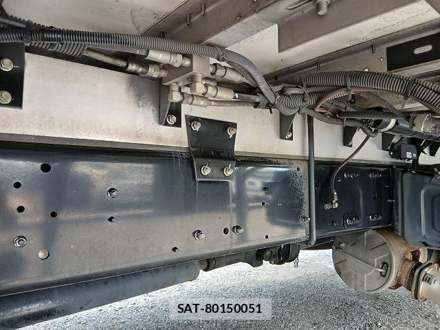 Mitsubishi FIGHTER 2017-11 7784883-22