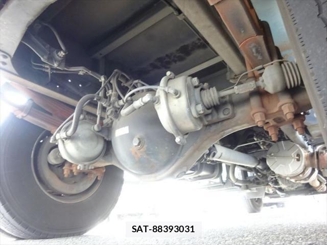 Mitsubishi FIGHTER 2014-04 7784884-10