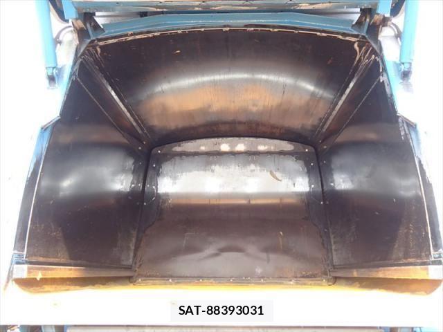Mitsubishi FIGHTER 2014-04 7784884-20