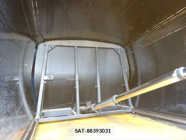 Mitsubishi FIGHTER 2014-04 7784884-22