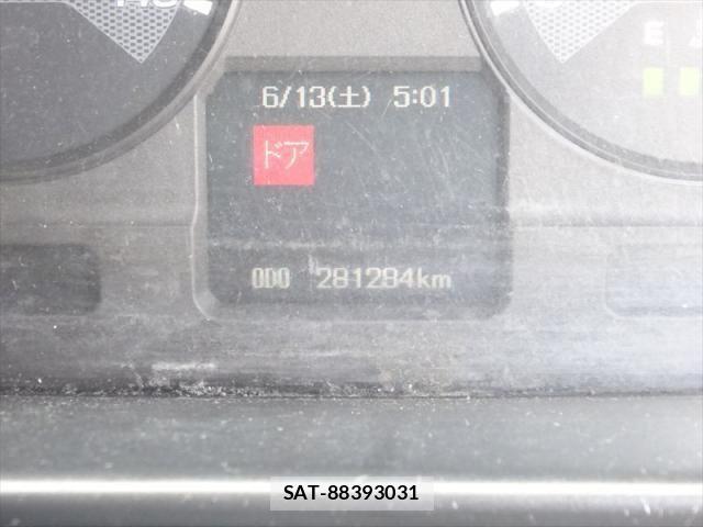 Mitsubishi FIGHTER 2014-04 7784884-25