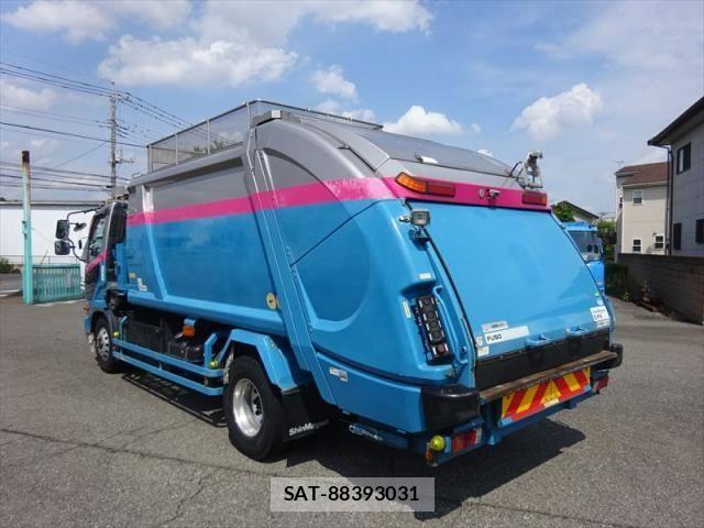 Mitsubishi FIGHTER 2014-04 7784884-2