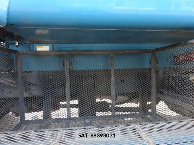 Mitsubishi FIGHTER 2014-04 7784884-4