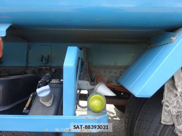 Mitsubishi FIGHTER 2014-04 7784884-5
