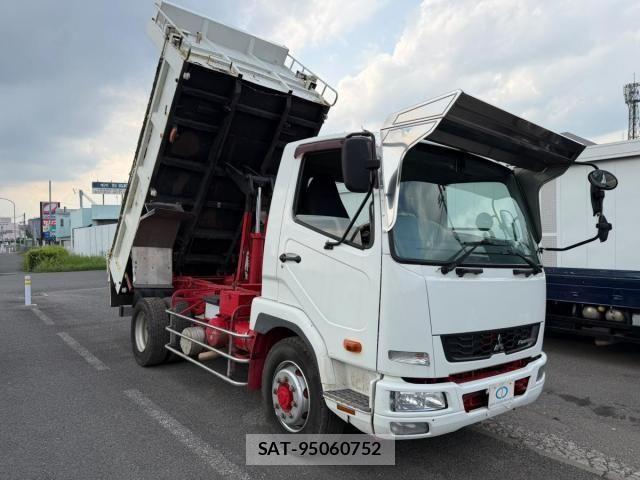 Mitsubishi FIGHTER 2014-11 7784885-0