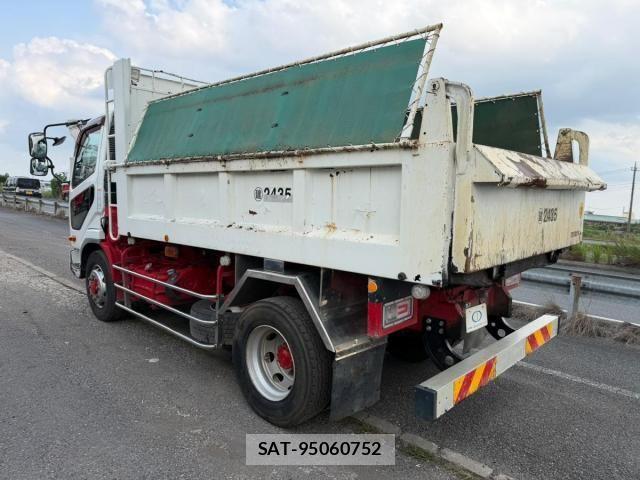 Mitsubishi FIGHTER 2014-11 7784885-10