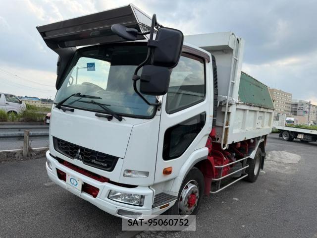 Mitsubishi FIGHTER 2014-11 7784885-2