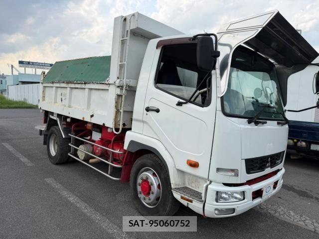 Mitsubishi FIGHTER 2014-11 7784885-5