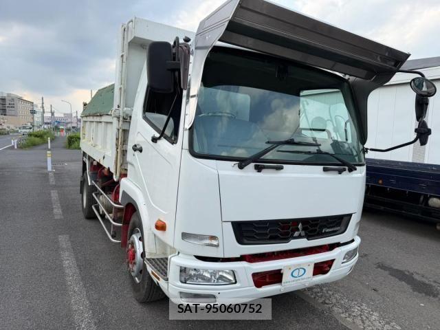 Mitsubishi FIGHTER 2014-11 7784885-6