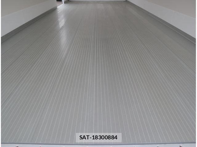 Mitsubishi FIGHTER 2025-08 7784895-9