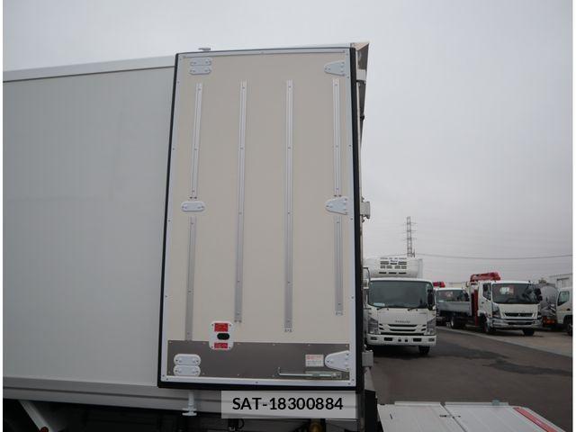 Mitsubishi FIGHTER 2025-08 7784895-15
