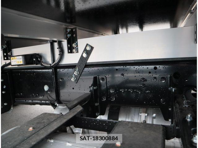 Mitsubishi FIGHTER 2025-08 7784895-16