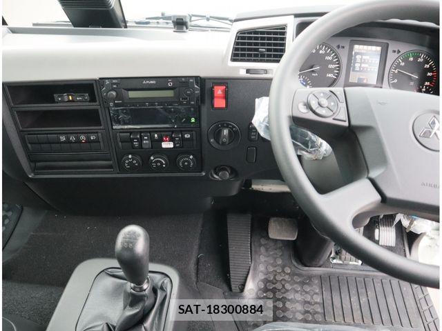 Mitsubishi FIGHTER 2025-08 7784895-20