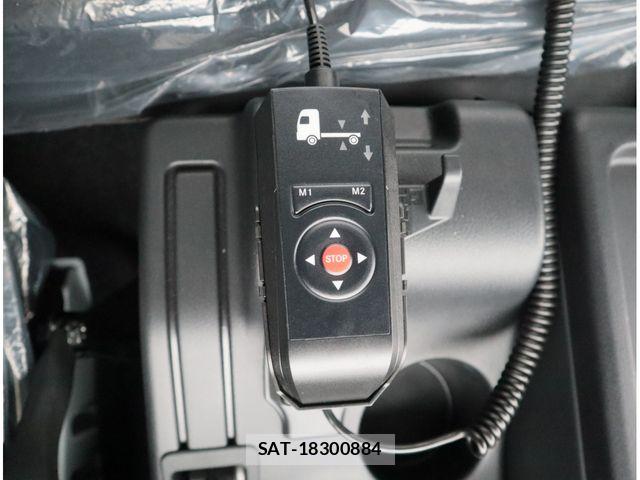 Mitsubishi FIGHTER 2025-08 7784895-24