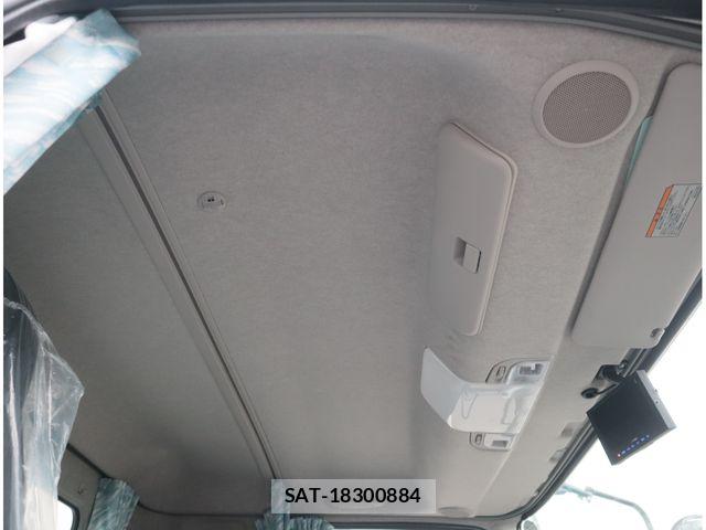 Mitsubishi FIGHTER 2025-08 7784895-26