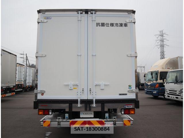 Mitsubishi FIGHTER 2025-08 7784895-3