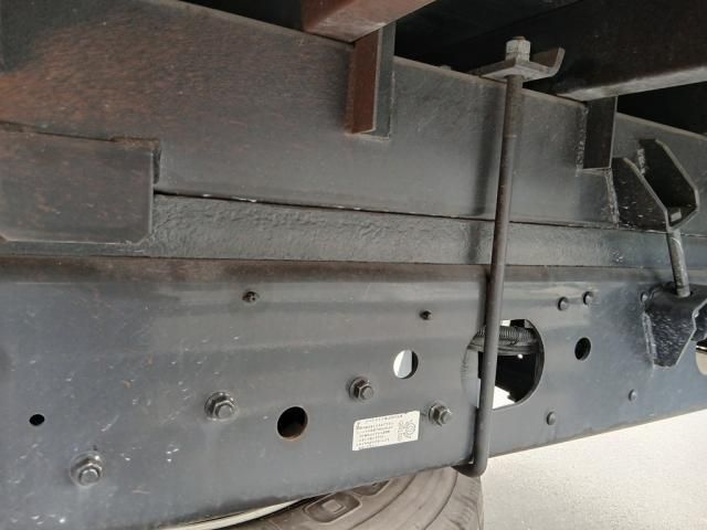 Mitsubishi FIGHTER 2018-01 7864683-13