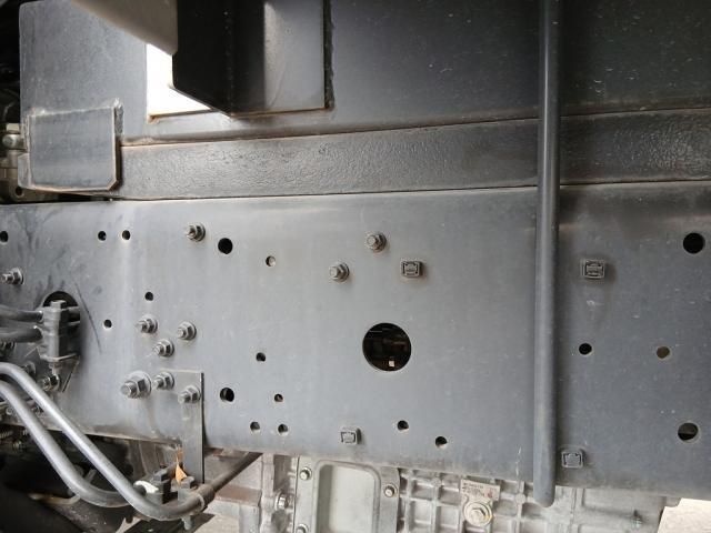 Mitsubishi FIGHTER 2018-01 7864683-14