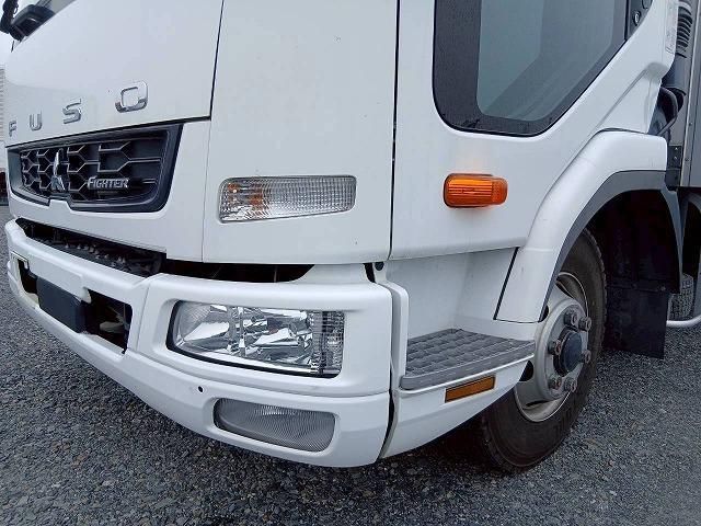 Mitsubishi FIGHTER 2022-09 7864682-12