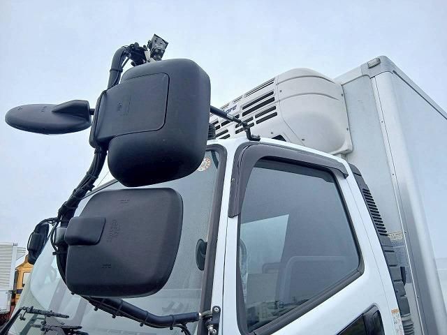 Mitsubishi FIGHTER 2022-09 7864682-13