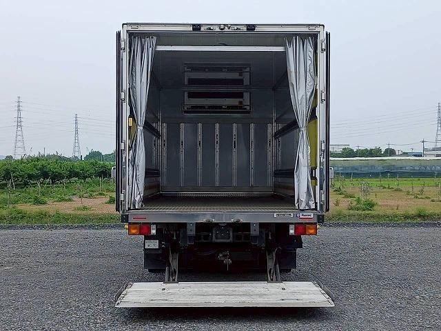 Mitsubishi FIGHTER 2022-09 7864682-18