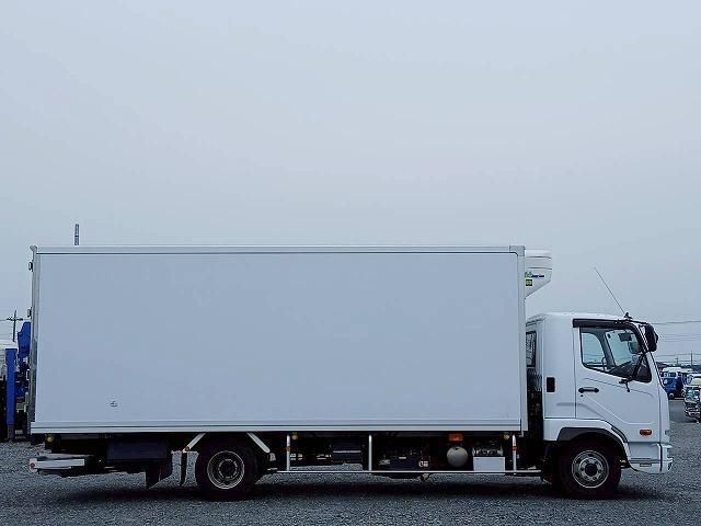Mitsubishi FIGHTER 2022-09 7864682-3
