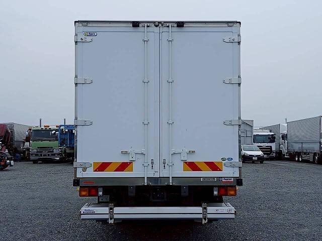 Mitsubishi FIGHTER 2022-09 7864682-5