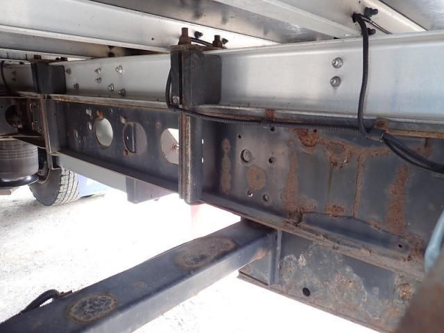 Mitsubishi FIGHTER 2019-01 7864685-19