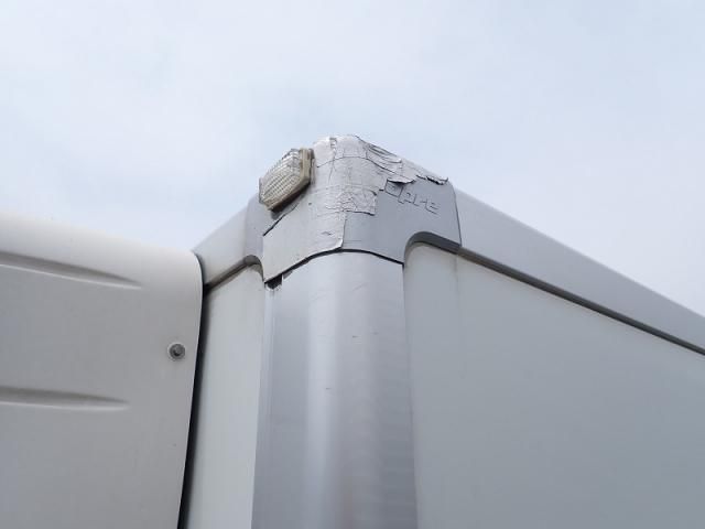 Mitsubishi FIGHTER 2019-01 7864685-26