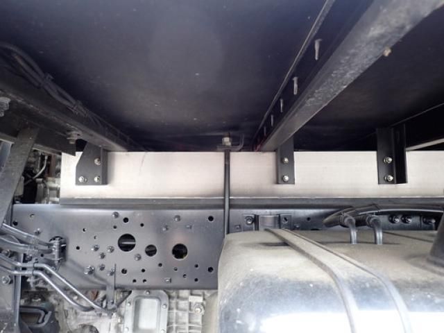 Mitsubishi FIGHTER 2019-02 7864691-11