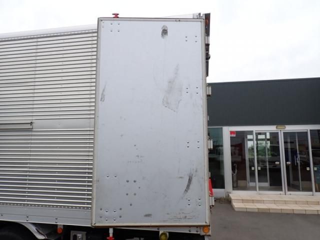 Mitsubishi FIGHTER 2019-02 7864691-15