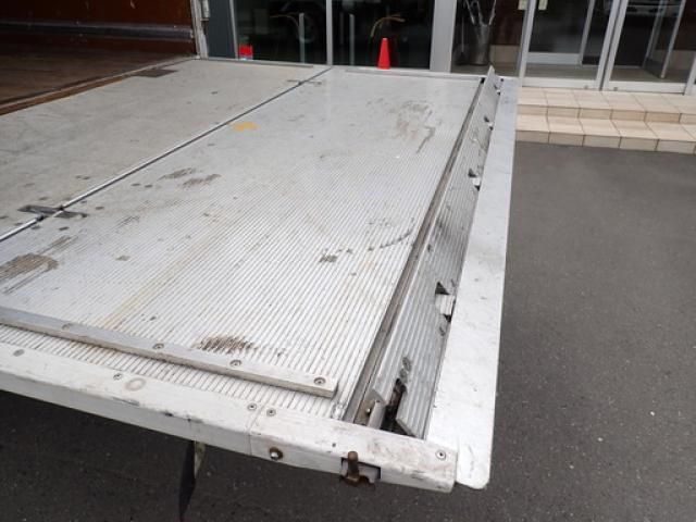 Mitsubishi FIGHTER 2019-02 7864691-18