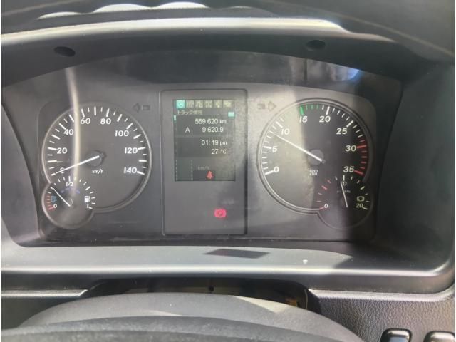 Mitsubishi FIGHTER 2020-12 7864690-28
