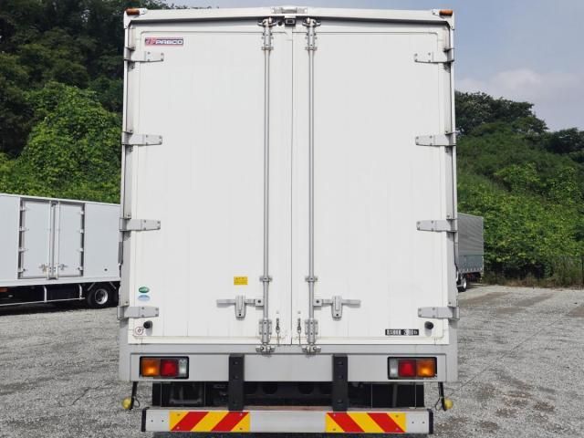 Mitsubishi FIGHTER 2016-08 7864689-5