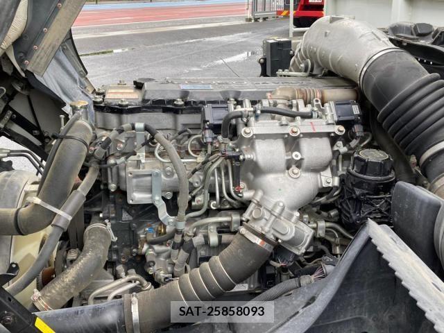 Mitsubishi FIGHTER 2017-09 7902603-16