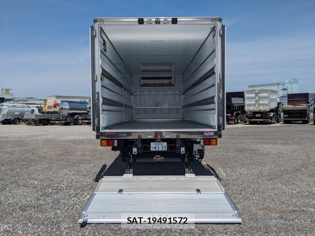 Mitsubishi FIGHTER 2025-12 7961592-9