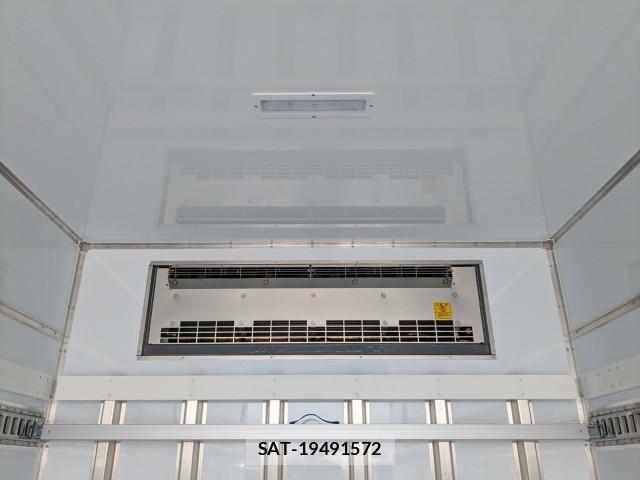 Mitsubishi FIGHTER 2025-12 7961592-17
