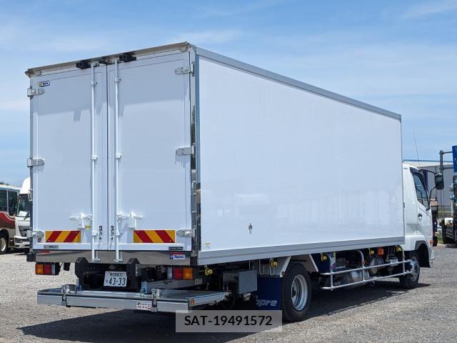 Mitsubishi FIGHTER 2025-12 7961592-3