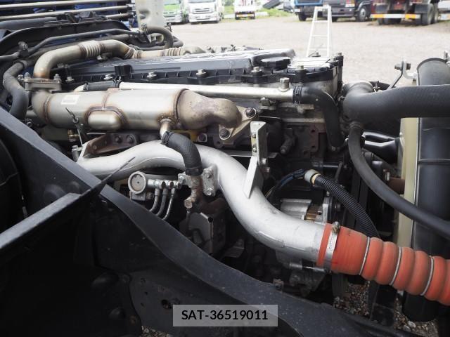 Mitsubishi FIGHTER 2019-08 7961620-18