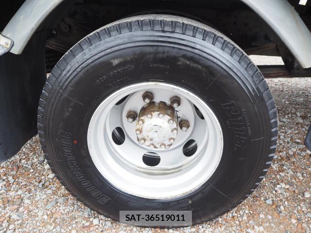 Mitsubishi FIGHTER 2019-08 7961620-23