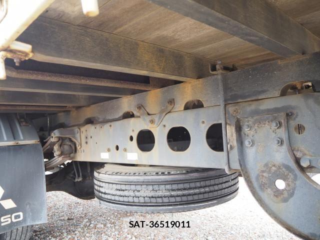 Mitsubishi FIGHTER 2019-08 7961620-27