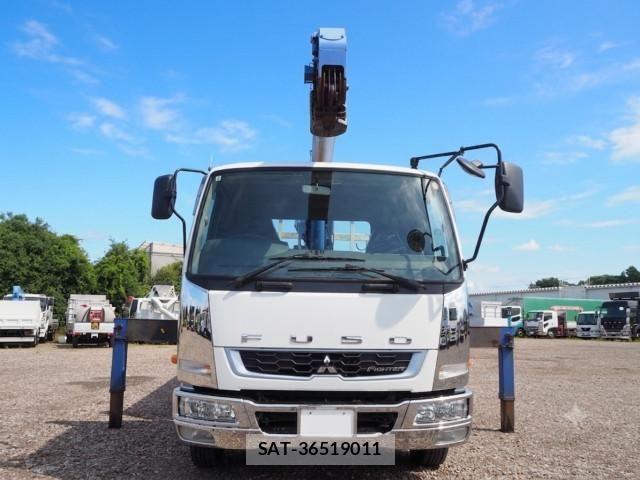 Mitsubishi FIGHTER 2019-08 7961620-7
