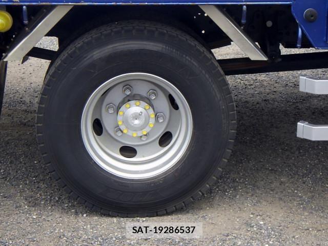 Mitsubishi FIGHTER 2013-11 7961624-18